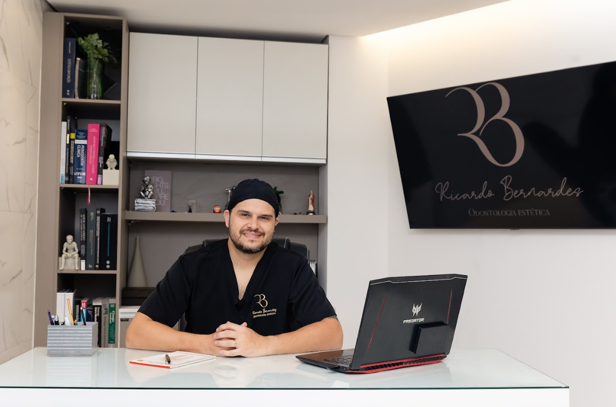Dr. Ricardo Bernardes — atendimento